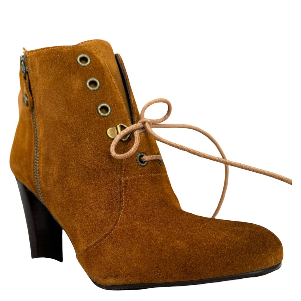 NWOT Stuart Weitzman Suede Bootie Sz 7M